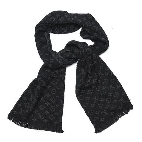 louis vuitton monogram classic scarf black